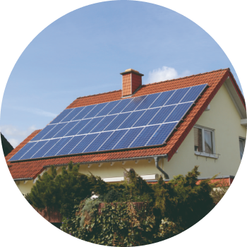 casa com painel solar